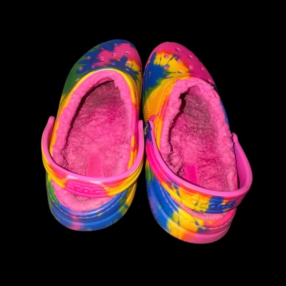 Crocs fur lined CLASSIC Tie Dye kids clogs shoes girl’s shoes size 4 - Picture 10 of 13